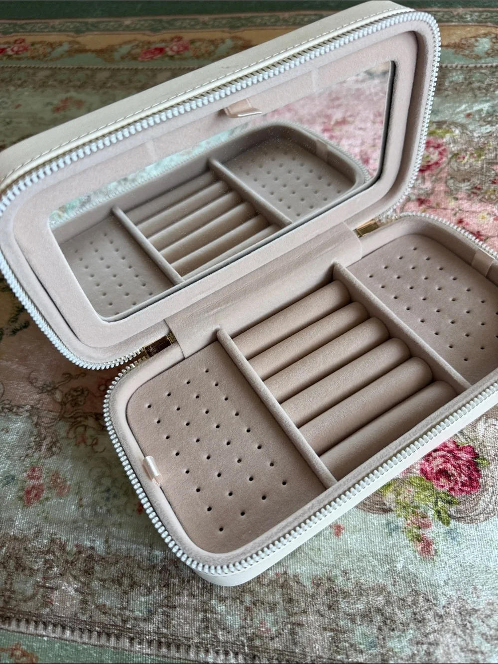 Songmicshome|ANAH~ Jewelry Travel Box with Mirror|Cloud White|GUC